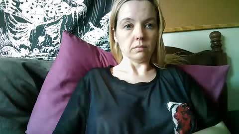 Snapshot of camille_deville chatting on January 21, 2025, 6:34 pm Camille Deville online show from January 21, 2025, 6:34 pm