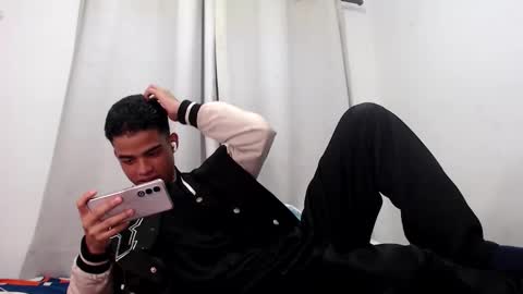 camillo_beischel_ online show from November 5, 2025, 7:03 pm