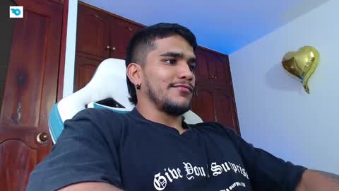 camilo_contre21 online show from May 20, 2026, 8:37 pm