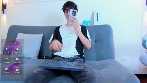 Snapshot of camilo_stark chatting on January 18, 2026, 3:21 am Camilo online show from January 18, 2026, 3:21 am