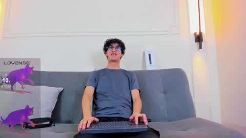 Snapshot of camilo_stark chatting on February 10, 2026, 3:21 am Camilo online show from February 10, 2026, 3:21 am