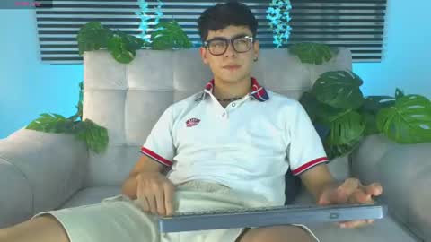 Snapshot of camilo_xcam chatting on June 11, 2026, 9:35 pm CAMILO online show from June 11, 2026, 9:35 pm