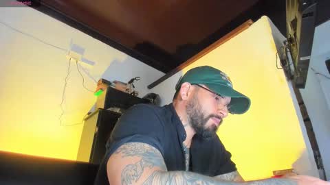 Snapshot of camilomayer chatting on September 19, 2025, 3:13 pm Camilo online show from September 19, 2025, 3:13 pm