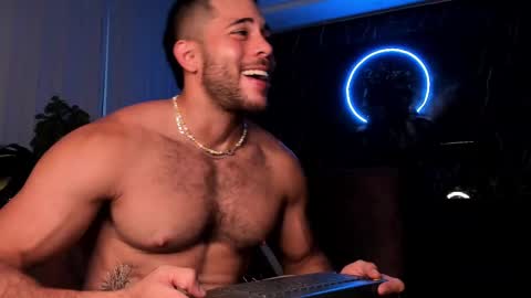 Snapshot of camilowatson chatting on March 8, 2025, 11:18 pm Camilo Watson online show from March 8, 2025, 11:18 pm