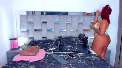 Snapshot of cammiila chatting on November 24, 2025, 4:18 pm Camila online show from November 24, 2025, 4:18 pm