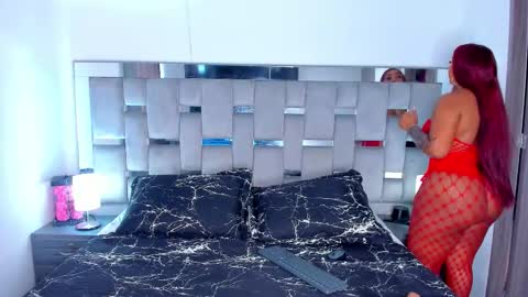 Snapshot of cammiila chatting on December 4, 2025, 4:27 pm Camila online show from December 4, 2025, 4:27 pm