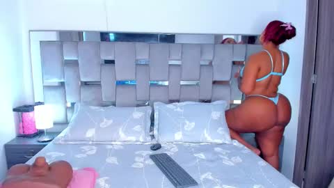 Snapshot of cammiila chatting on December 13, 2025, 8:36 pm Camila online show from December 13, 2025, 8:36 pm