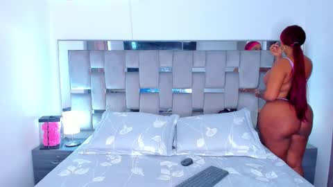 Snapshot of cammiila chatting on December 14, 2025, 4:23 pm Camila online show from December 14, 2025, 4:23 pm