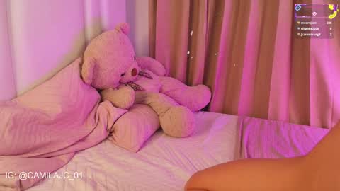 Laura Camila online show from October 23, 2025, 5:23 pm