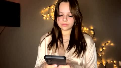 Vicky online show from September 30, 2025, 3:28 pm