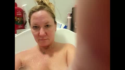 Snapshot of campbellcourtney385 chatting on January 13, 2026, 3:12 am campbellcourtney385 online show from January 13, 2026, 3:12 am