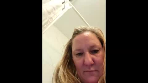 Snapshot of campbellcourtney385 chatting on January 15, 2026, 5:12 am campbellcourtney385 online show from January 15, 2026, 5:12 am