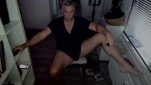 Snapshot of camunication chatting on January 24, 2025, 3:13 pm camunication online show from January 24, 2025, 3:13 pm