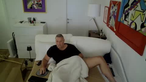 Snapshot of camunication chatting on February 17, 2025, 9:24 am camunication online show from February 17, 2025, 9:24 am