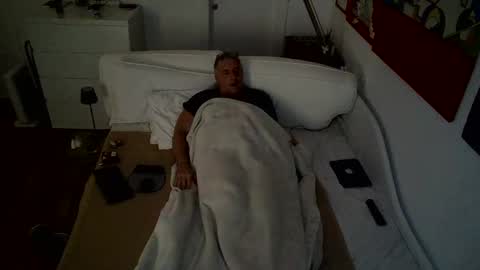 Snapshot of camunication chatting on February 18, 2025, 4:16 pm camunication online show from February 18, 2025, 4:16 pm