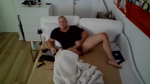 Snapshot of camunication chatting on February 20, 2025, 1:19 pm camunication online show from February 20, 2025, 1:19 pm