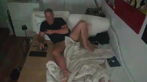 Snapshot of camunication chatting on February 26, 2025, 3:52 pm camunication online show from February 26, 2025, 3:52 pm