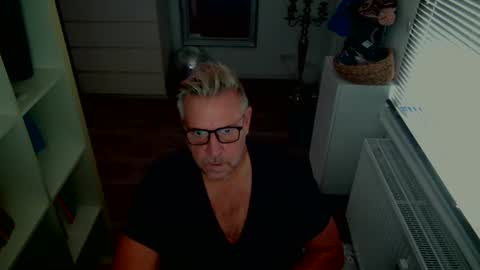 Snapshot of camunication chatting on September 29, 2025, 8:08 am camunication online show from September 29, 2025, 8:08 am