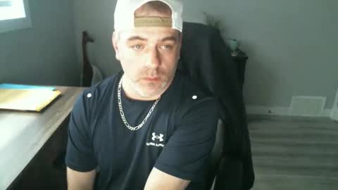Snapshot of canadianboi6969 chatting on April 29, 2026, 11:00 pm CanadianBacon6969 online show from April 29, 2026, 11:00 pm