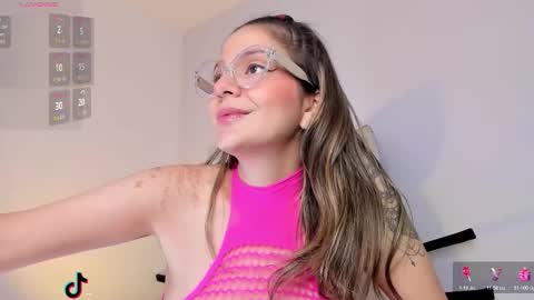 Snapshot of candase_ chatting on November 25, 2025, 12:54 am Candase online show from November 25, 2025, 12:54 am