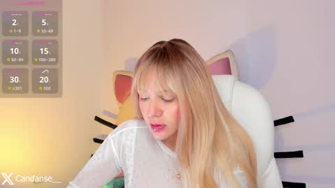 Snapshot of candase_ chatting on December 3, 2025, 11:47 pm Candase online show from December 3, 2025, 11:47 pm