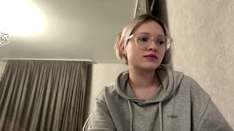 candelariahile online show from February 8, 2026, 2:09 pm