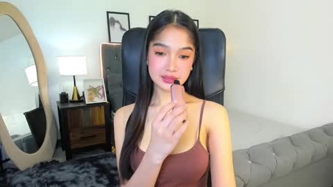 candiceferragamo online show from October 7, 2025, 3:20 pm