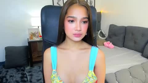 candiceferragamo online show from February 20, 2026, 5:35 pm