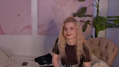 Candies online show from April 16, 2026, 7:09 am