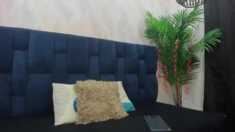 candise online show from November 28, 2025, 10:34 pm