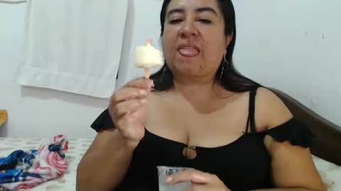 Snapshot of candy_candi chatting on December 2, 2024, 3:37 am lucy online show from December 2, 2024, 3:37 am