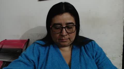 Snapshot of candy_candi chatting on December 14, 2024, 2:01 am lucy online show from December 14, 2024, 2:01 am