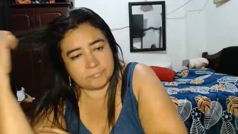 Snapshot of candy_candi chatting on April 21, 2026, 9:28 pm lucy online show from April 21, 2026, 9:28 pm