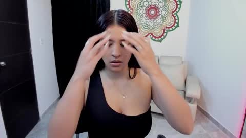 candy_fox_19 online show from November 24, 2025, 5:56 pm