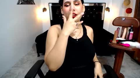 Snapshot of candy_hairy chatting on March 9, 2025, 3:32 am candy online show from March 9, 2025, 3:32 am