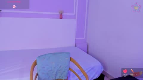 candy_lux301 online show from January 9, 2026, 3:42 am