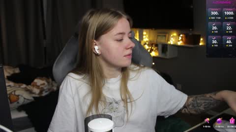 Snapshot of candy_meggie chatting on January 2, 2025, 5:29 pm Megan online show from January 2, 2025, 5:29 pm