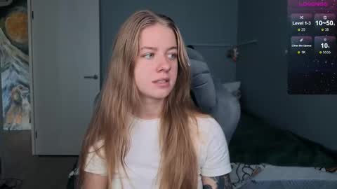 Snapshot of candy_meggie chatting on September 9, 2025, 8:03 am Megan online show from September 9, 2025, 8:03 am