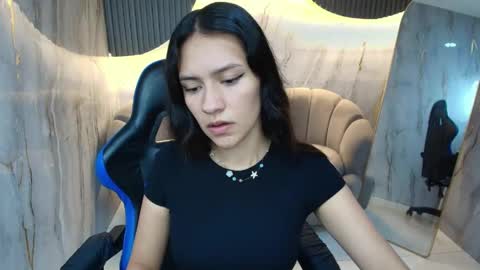 Candy  online show from April 28, 2026, 3:11 am