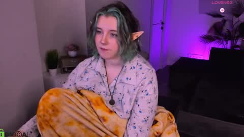 Snapshot of candy_yeah chatting on March 2, 2026, 1:08 am Mary online show from March 2, 2026, 1:08 am