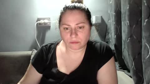 Laura online show from November 19, 2025, 6:30 pm