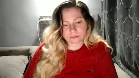Snapshot of candycream74 chatting on April 21, 2026, 2:51 am Laura online show from April 21, 2026, 2:51 am