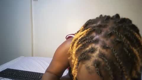 candycurly_ online show from October 23, 2025, 10:47 am