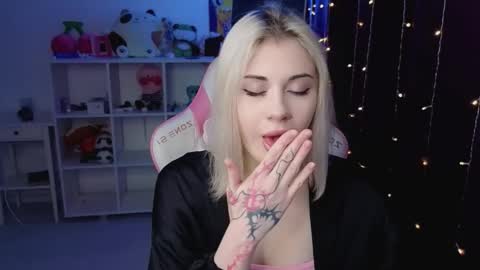 You can call me HH online show from November 14, 2025, 5:33 pm