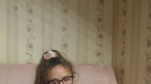 say meow and send tips  online show from October 22, 2025, 3:45 pm