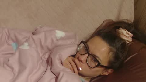 say meow and send tips  online show from November 19, 2025, 10:10 pm