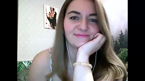 Snapshot of candyolime chatting on February 16, 2025, 8:55 pm Daisy online show from February 16, 2025, 8:55 pm