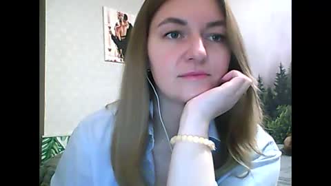 Snapshot of candyolime chatting on March 11, 2025, 9:26 pm Daisy online show from March 11, 2025, 9:26 pm