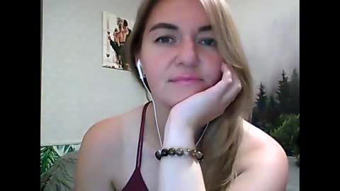 Snapshot of candyolime chatting on September 13, 2025, 10:09 pm Daisy online show from September 13, 2025, 10:09 pm