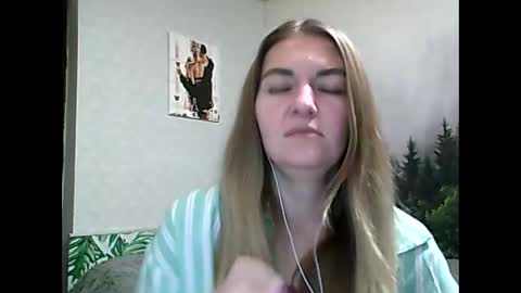 Snapshot of candyolime chatting on September 24, 2025, 8:23 pm Daisy online show from September 24, 2025, 8:23 pm